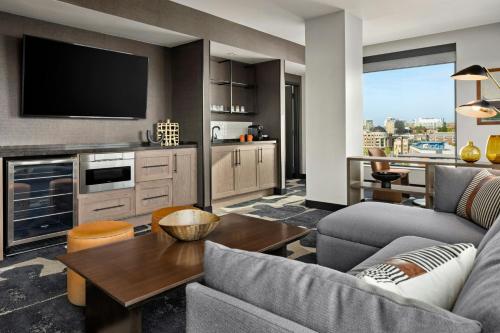 The Trade, Autograph Collection The Trade, Autograph Collection