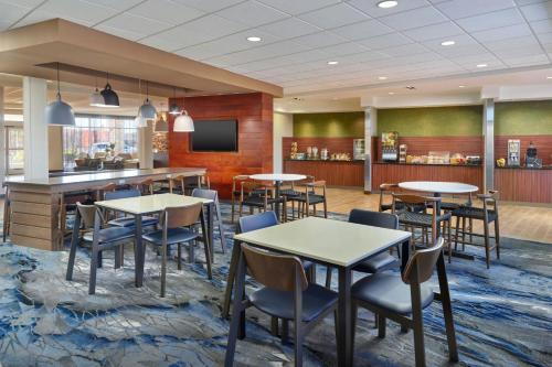 Fairfield Inn & Suites by Marriott Jackson - image 13