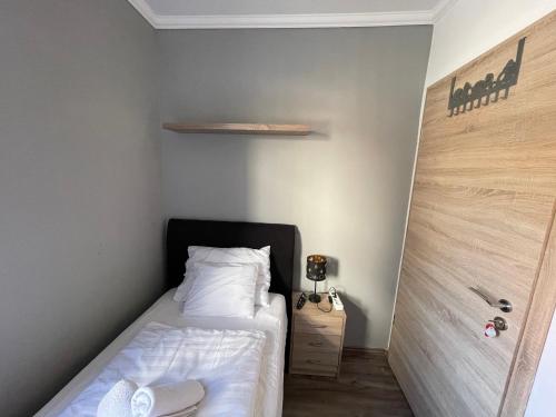 1 twin bed