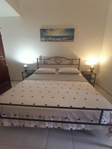1 queen bed, 1 twin bed