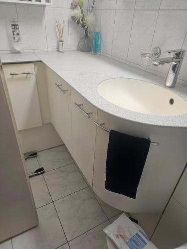 3 und halb zimmer Wohnung Birsfelden in بيرسفيلدين