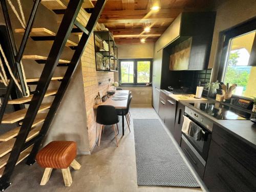 Völgyhíd Village Balaton (Volgyhid Village Balaton) in โคโรเชกี