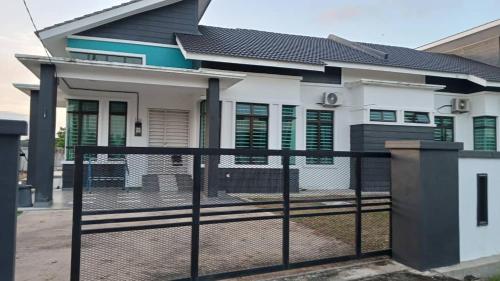 Widok z zewnątrz, Nur Maju Homestay in Kadok