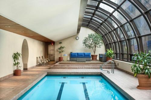 Metropolitan Hotel Vancouver by Marriott