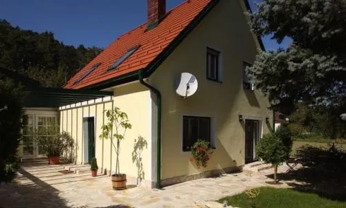 Romantic Cottage in Pitten, Österreich