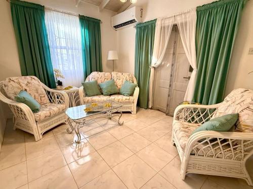 Steps to the Sea - 2bd By ZenBreak in Спейтстаун