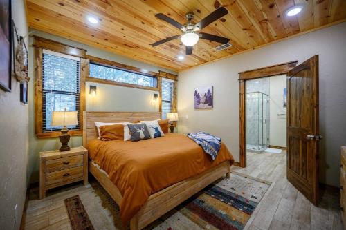 Smokin Buck Cozy Woodland With Spa & Firepit Smokin Buck Cozy Woodland With Spa & Firepit