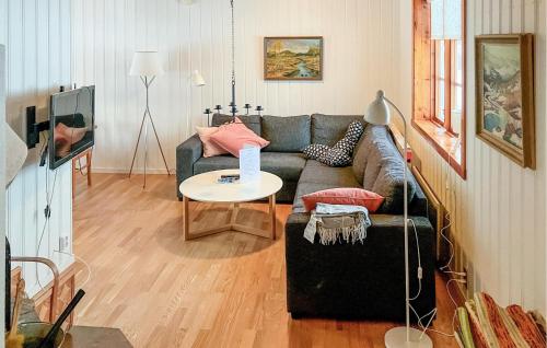 2 Bedroom Stunning Home In Syssleback in Vingang