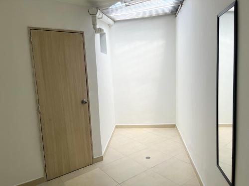 One-Bedroom Apartment image 5