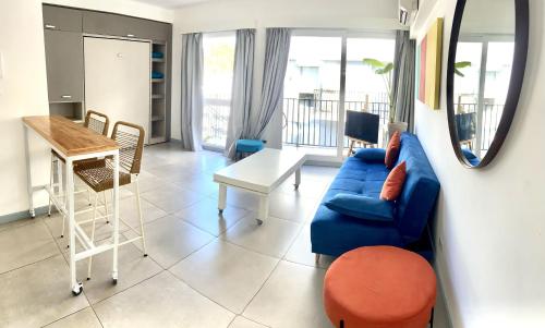 Studio Apartment with Balcony image 3
