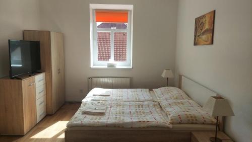 1 queen bed