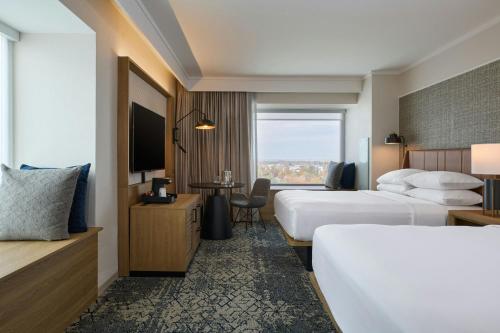 2 double beds