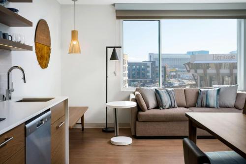 1 king bed, 1 sofa bed