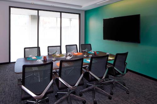 Aloft Seattle Redmond - image 9