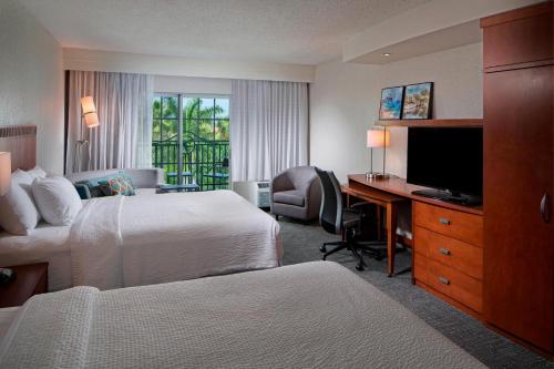 Courtyard by Marriott Fort Lauderdale Airport & Cruise Port near Rustic Inn Crabhouse