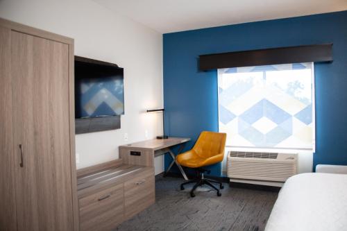 Holiday Inn Express & Suites Overland Park, an IHG Hotel in Overland Park, USA