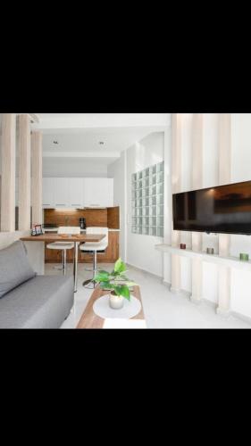 Center at Al Svolou str -50 sqm - 3 p - 2 balconies -2 Tvs - Optical fiber - Washine machine - Fully equipped kitchen - 8th floor, Soluň (fotografie 3)