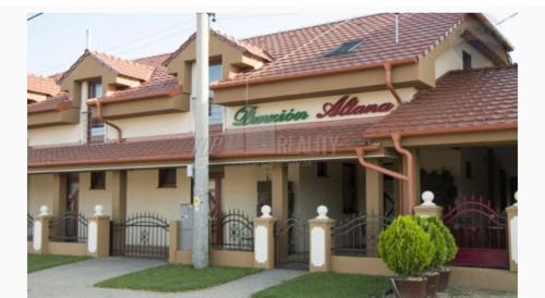 Penzión Altana (Penzion Altana) in Oponice