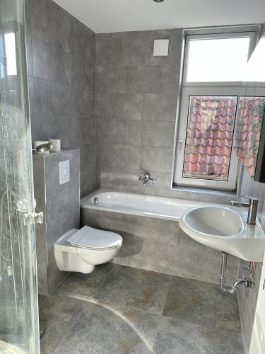 Baño, Helmstedt Zentrum 5 Schlafzimmer in Helmstedt