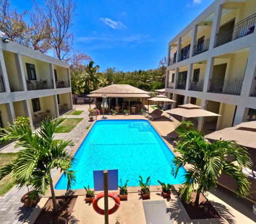 مسبح, Cotton Beach Holidays in Pointe Coton