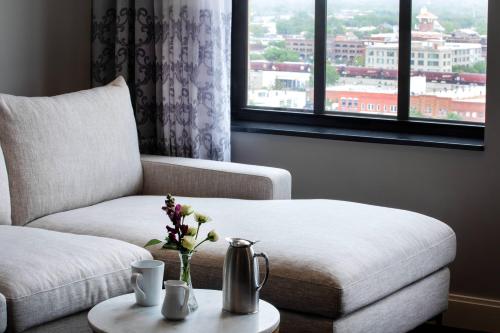 Ambassador Hotel Wichita, Autograph Collection