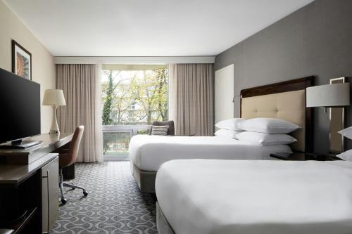 2 double beds