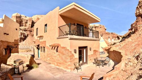 Bluff Dwellings Resort - image 11