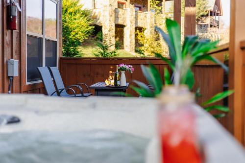 Enchanted Forest Hideaway by Ghosal Luxury Lodging in Pigeon Forge, USA