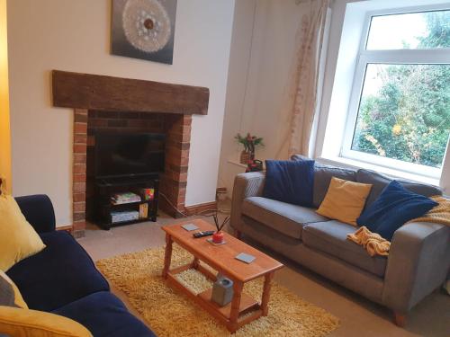 Bwthyn Bach (Tiny Cottage) in Coedpoeth