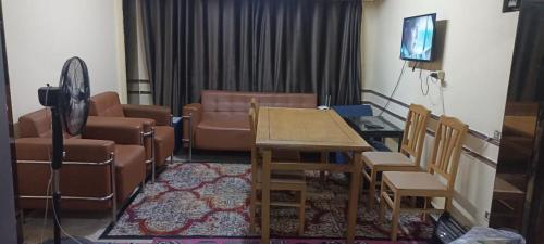 شقة مميزة بجوار مترو الدقي, Il Cairo