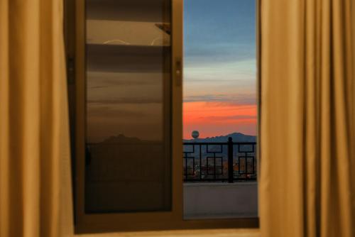 Deluxe Double Room image 4