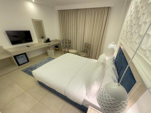 Deluxe Double Room image 3