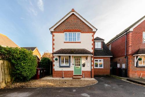 Chichester retreat house with free parking gîte à louer West Sussex Health & Social Care NHS Trust