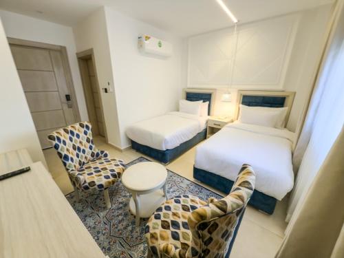 Deluxe Twin Room image 2