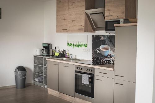 Kitchen, Pension Nickel Ferienwohnung I Waldstraße 18 Alsbach-Hahnlein in Alsbach