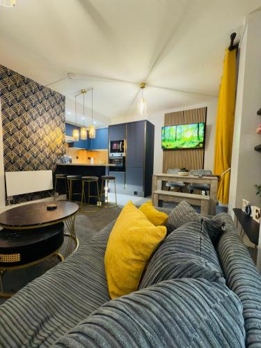 Two Bedroom Apartment-Central Edinburgh-Old Town-licensed, Edinburgh (photo 10)