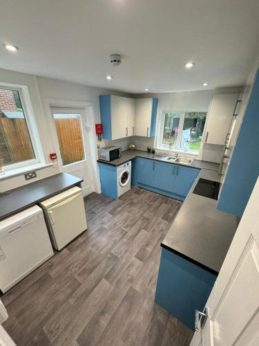 Kitchen, Bournemouth Accommodation in Wallisdown and Winton West