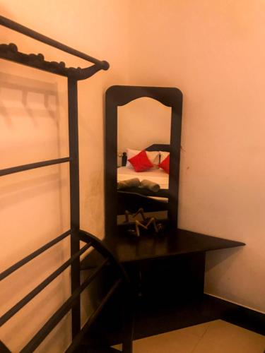Double Room with Garden View image 9