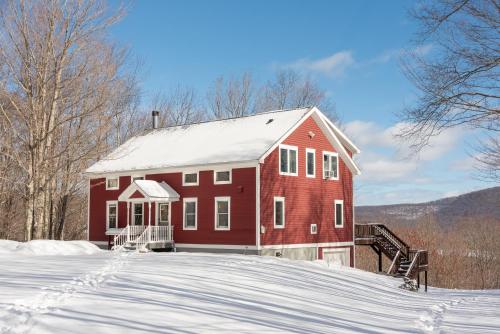 Pet Friendly Mtn Retreat Ski Hot Tub Pool Table in New Kingston, USA