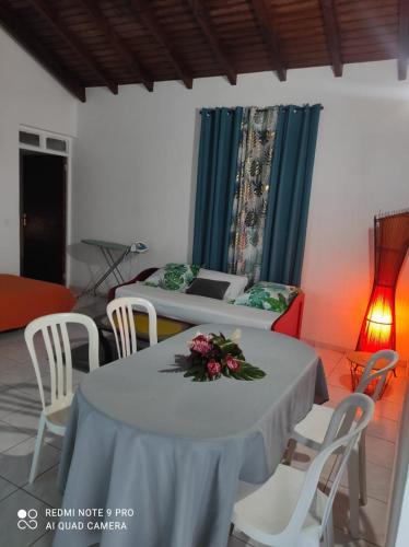 gedeelde lounge/tv-ruimte, Espace Nature 97115 in Sainte Rose