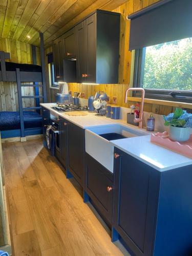 ห้องครัว, The Suffolk Hut in นัตส์ฟอร์ด