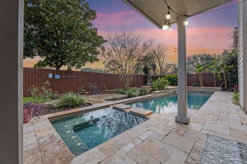 Gorgeous 6BR 3 5 Bth Home with Pool and Game Room in Deer Park