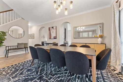 Gorgeous 6BR 3 5 Bth Home with Pool and Game Room in Deer Park