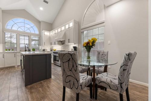 Gorgeous 6BR 3 5 Bth Home with Pool and Game Room in Deer Park