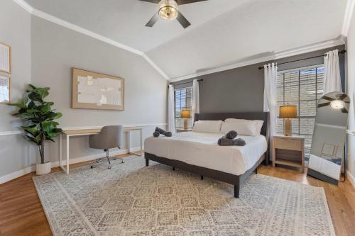 Gorgeous 6BR 3 5 Bth Home with Pool and Game Room in Deer Park