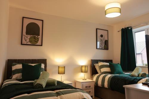 Lovely 3 bedroom house, Sleeps up to 5, 1 comfy double bed, 3 comfy single beds, Suitable for contractors and holiday makers, Quiet area, free wifi, Parking, Garden, Lovely 3 bedroom house, Sleeps up to 5, 1 comfy double bed, 3 comfy single beds, Suitable for contractors and holiday makers, Quiet area, free wifi, Parking, Garden,