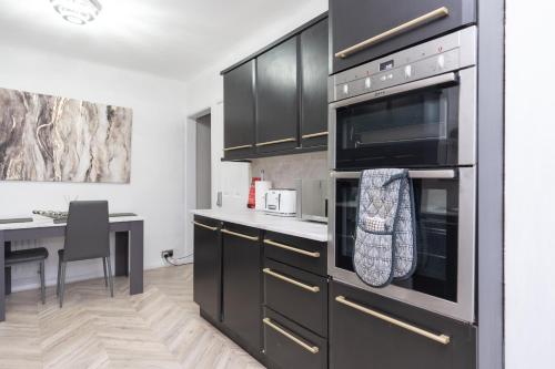 Estwood - Gated House in Bitterne Park