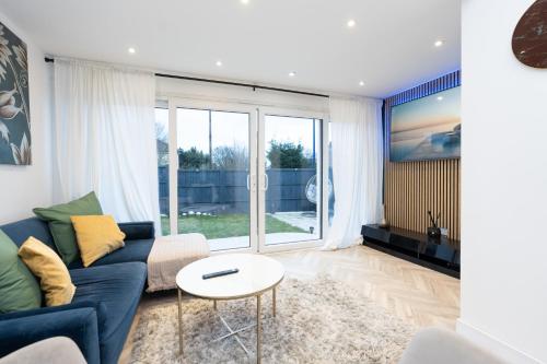 Estwood - Gated House in Bitterne Park