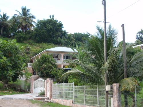 مدخل, Kay Jean Au Diamant in Le Diamant