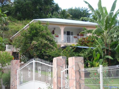 مدخل, Kay Jean Au Diamant in Le Diamant